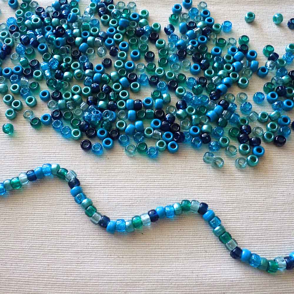 Ocean Deep Blue Mix Plastic Pony Beads 6 x 9mm, 500 beads